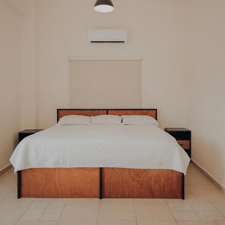 Caleta Hostel Rooftop & Pool Канкун Экстерьер фото