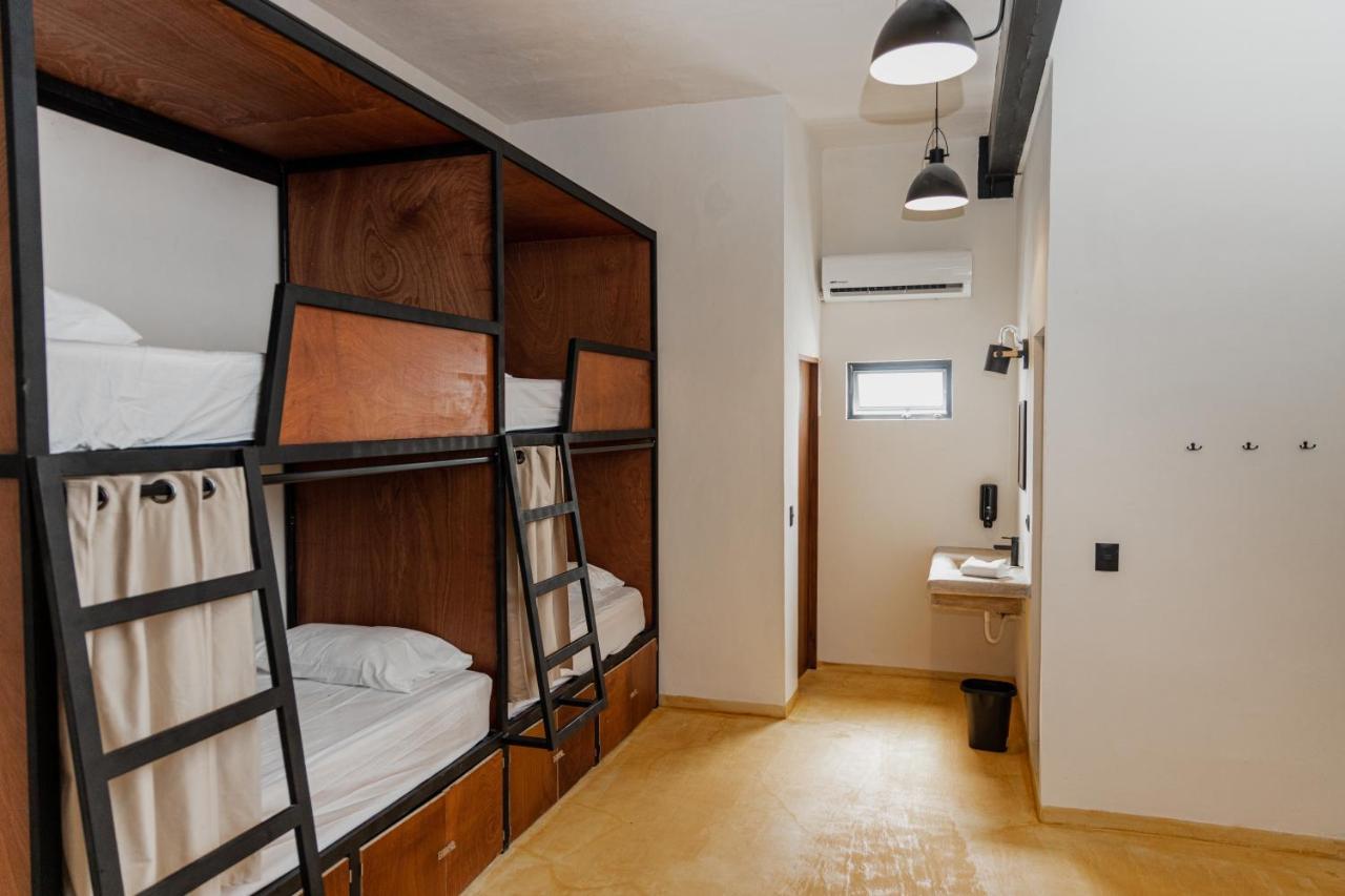 Caleta Hostel Rooftop & Pool Канкун Экстерьер фото